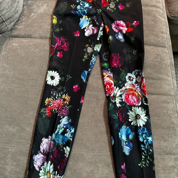 Ted Baker London Black Floral High Waist Women's Shorts - Picture 11 of 14